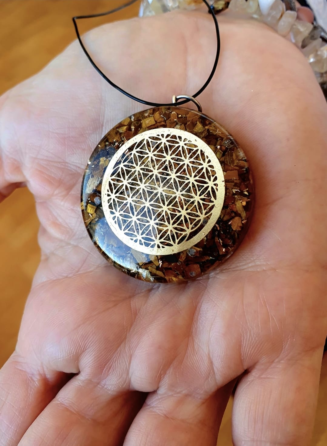 Colgante Ojo de tigre con el símbolo de la Flor de la Vida - Imagen 2