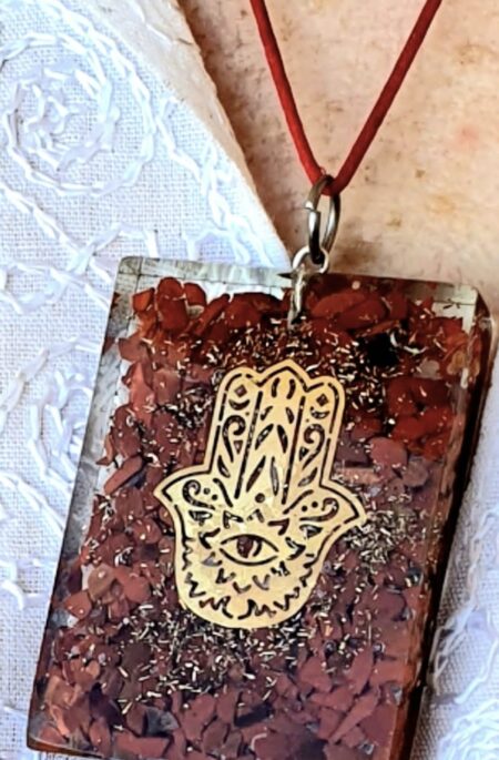 Colgante chip de Jaspe Rojo con símbolo Hamsha